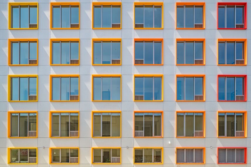 SlimLine 38 Okna aluminiowe oraz SlimLine 38 Drzwi aluminiowe - Apartmentcompleks The Rheingold zlokalizowany w New York City, Stany Zjednoczone Ameryki Północnej