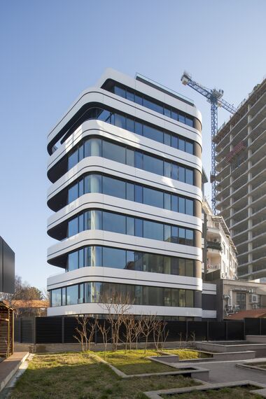 ConceptSystem 77 Drzwi aluminiowe oraz ConceptWall 60 Ściany osłonowe aluminiowe - B73 zlokalizowany w Sofia, Bulgarije