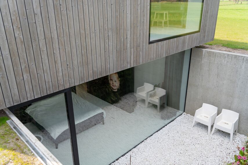 SlimLine 38 Drzwi aluminiowe, ConceptPatio 130 Drzwi przesuwne aluminiowe oraz ConceptSystem 77 Okna aluminiowe - Het Kleine Krikhaar zlokalizowany w Geesteren, Holandia