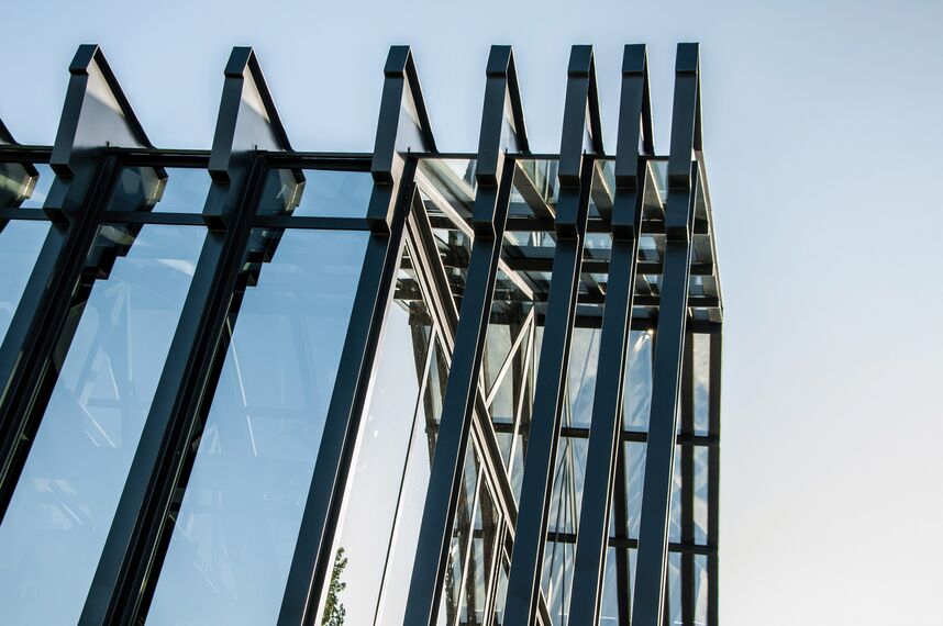 ConceptSystem 68 Okna aluminiowe oraz ConceptFolding 77 Drzwi przesuwne aluminiowe - Recreation/Entertainment centre Winnica Quoin Rock zlokalizowany w Stellenbosch, Afryka Południowa