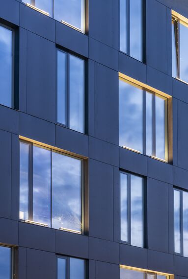 ConceptSystem 77 Okna aluminiowe, CW 50-SC Ściany osłonowe aluminiowe oraz Horizon Window - Office building Palacza Office Center zlokalizowany w Poznań, Polska