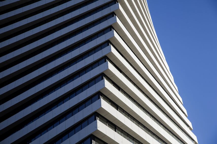 ConceptWall 50 Ściany osłonowe aluminiowe, ConceptSystem 77 Drzwi aluminiowe oraz ConceptSystem 77 Okna aluminiowe - Apartmentcompleks Axis Towers zlokalizowany w Tbilisi, Gruzja