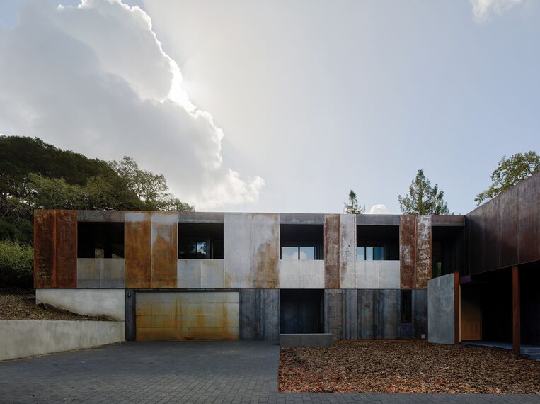 ConceptSystem 68 Okna aluminiowe, ConceptWall 50 Ściany osłonowe aluminiowe oraz ConceptPatio 130 Drzwi przesuwne aluminiowe - Villa The Giving Tree zlokalizowany wStany Zjednoczone Ameryki Północnej