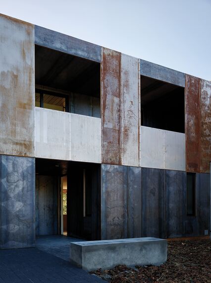 ConceptSystem 68 Okna aluminiowe, ConceptWall 50 Ściany osłonowe aluminiowe oraz ConceptPatio 130 Drzwi przesuwne aluminiowe - Villa The Giving Tree zlokalizowany wStany Zjednoczone Ameryki Północnej