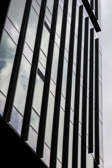 ConceptWall 60 Ściany osłonowe aluminiowe, HiFinity Drzwi przesuwne aluminiowe oraz ConceptSystem 68 Drzwi aluminiowe - Apartmentcompleks Now Bomonti zlokalizowany w Istanbul, Turcja