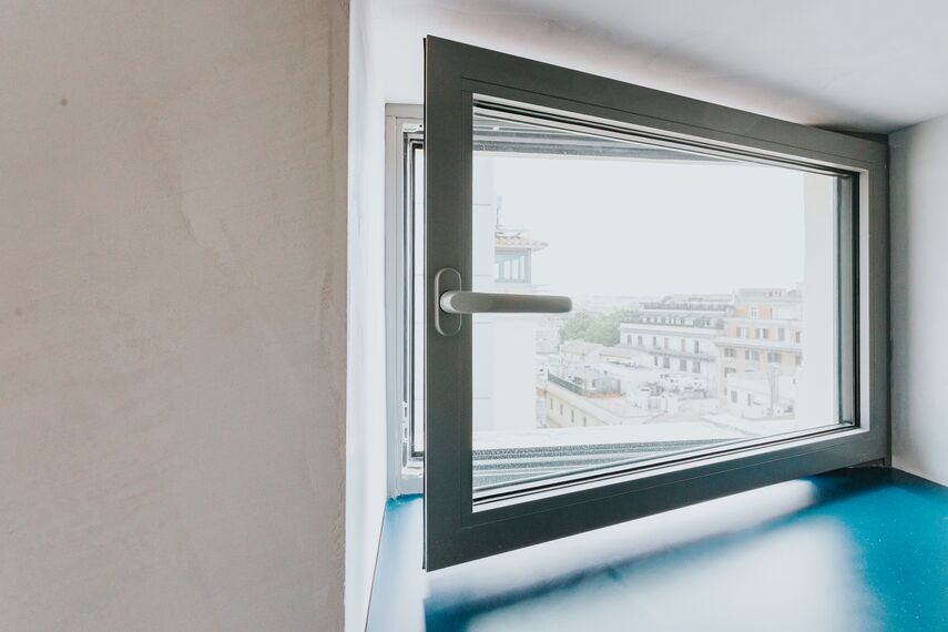 SlimLine 38 Okna aluminiowe oraz ConceptSystem 77 Okna aluminiowe - Office building Biura w Rzymie zlokalizowany w Rome, Włochy