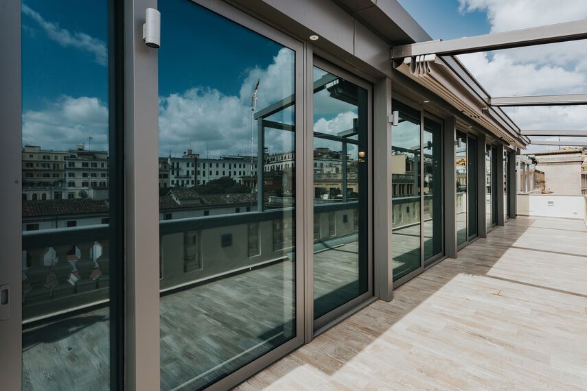 SlimLine 38 Okna aluminiowe oraz ConceptSystem 77 Okna aluminiowe - Office building Biura w Rzymie zlokalizowany w Rome, Włochy