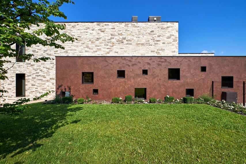 HiFinity Drzwi przesuwne aluminiowe - House Villa Hi-Finity Bergamo zlokalizowany w Bergamo, Włochy