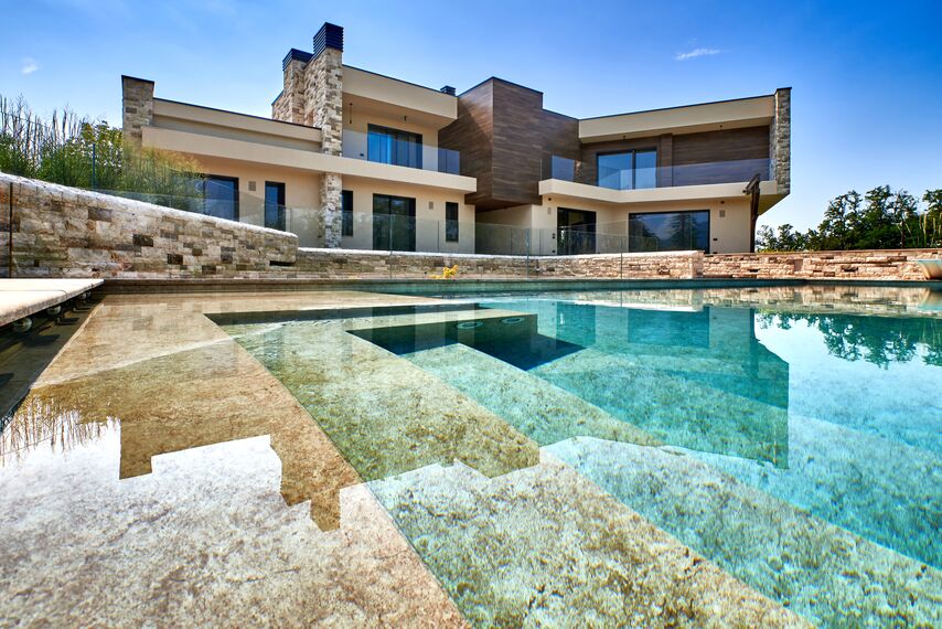 HiFinity Drzwi przesuwne aluminiowe - House Villa Hi-Finity Bergamo zlokalizowany w Bergamo, Włochy