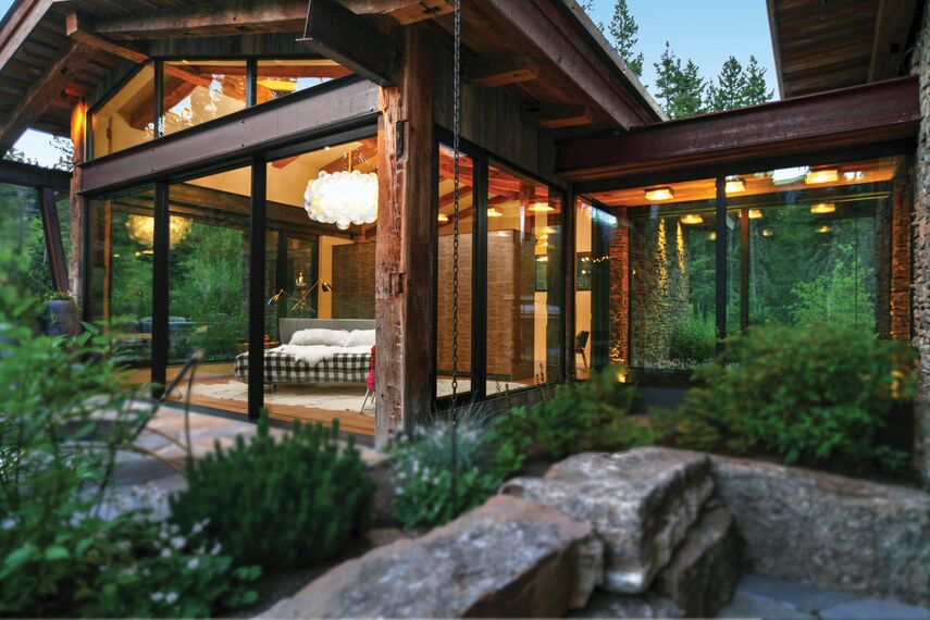 ConceptSystem 77 Okna aluminiowe, ConceptSystem 77 Drzwi aluminiowe, HiFinity Drzwi przesuwne aluminiowe oraz Purity Klamki aluminiowe - Rezydencja Flying Star zlokalizowany w Bridger Canyon, Stany Zjednoczone Ameryki Północnej