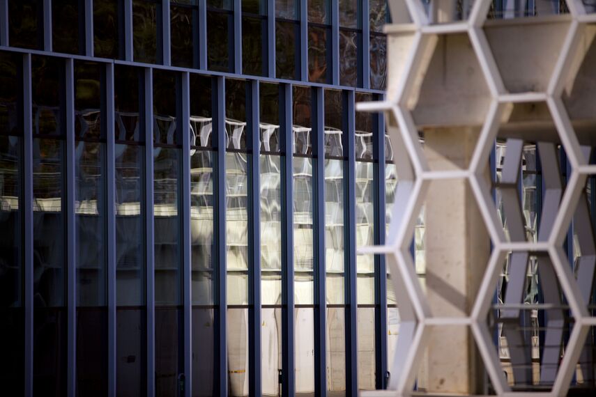 CI 45 Okna aluminiowe, ConceptSystem 77 Drzwi aluminiowe, ConceptSystem 77 Okna aluminiowe oraz CW 50-HI Ściany osłonowe aluminiowe - College/University National Centre  of Physical and Technological Sciences zlokalizowany w Vilnius, Litwa