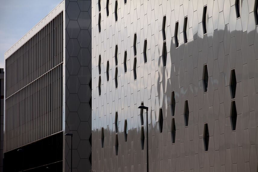 CI 45 Okna aluminiowe, ConceptSystem 77 Drzwi aluminiowe, ConceptSystem 77 Okna aluminiowe oraz CW 50-HI Ściany osłonowe aluminiowe - College/University National Centre  of Physical and Technological Sciences zlokalizowany w Vilnius, Litwa