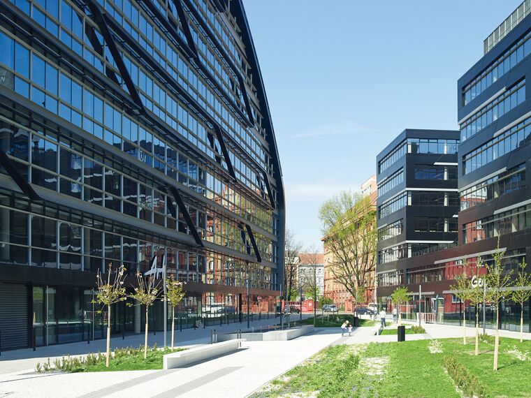 CS 86-HI (c) Systemy anulowane oraz ConceptWall 50 Ściany osłonowe aluminiowe - Office building ArtGen zlokalizowany w Prague, Czechy