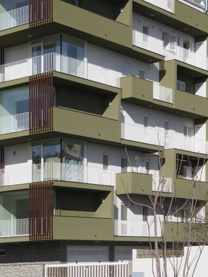 ConceptSystem 77 Okna aluminiowe, ThermoSystem 68 Okna aluminiowe oraz ConceptPatio 68 Drzwi przesuwne aluminiowe - Apartmentcompleks La casa sull'olivo zlokalizowany w Ragusa, Włochy