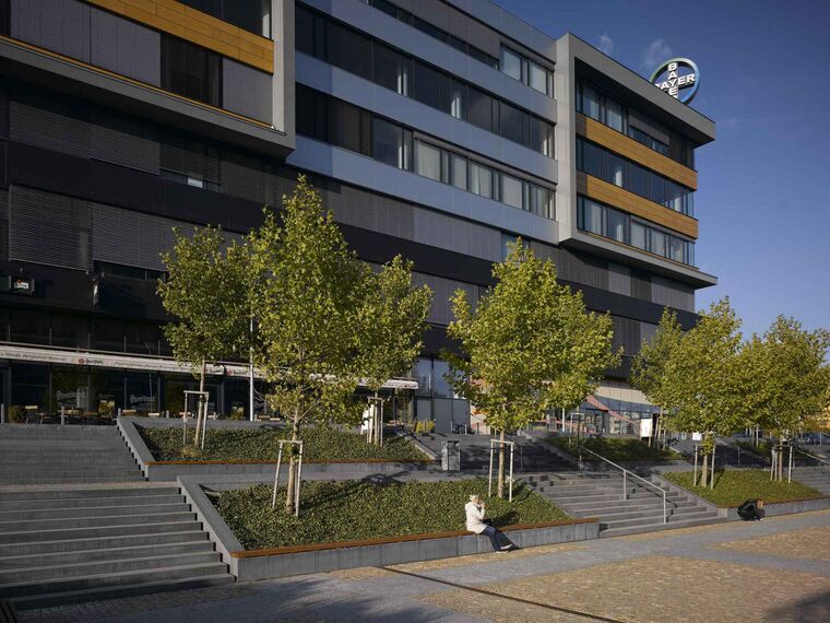 CS 86-HI (c) Systemy anulowane oraz ConceptWall 50 Ściany osłonowe aluminiowe - Západní mêsto (city west) Office Building zlokalizowany w Prague, Czechy