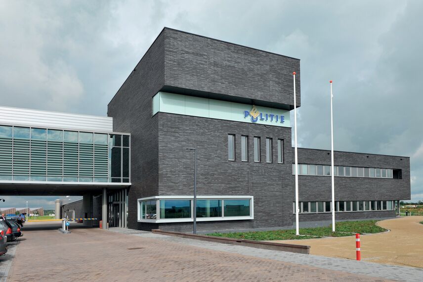 ConceptWall 60 Ściany osłonowe aluminiowe - Fire station Regional Fire Station and Police Office zlokalizowany w Drachten, Holandia