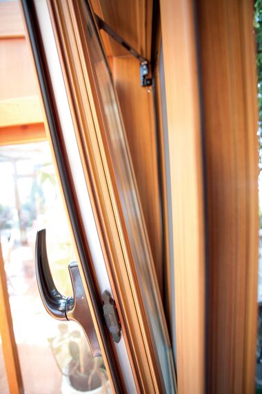 ConceptWall 60 Ściany osłonowe aluminiowe oraz ConceptRoof 120 Ogrody zimowe - Conservatory Conservatory Lavagna zlokalizowany w Vigolzone, Włochy