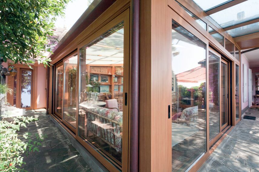 ConceptWall 60 Ściany osłonowe aluminiowe oraz ConceptRoof 120 Ogrody zimowe - Conservatory Conservatory Lavagna zlokalizowany w Vigolzone, Włochy