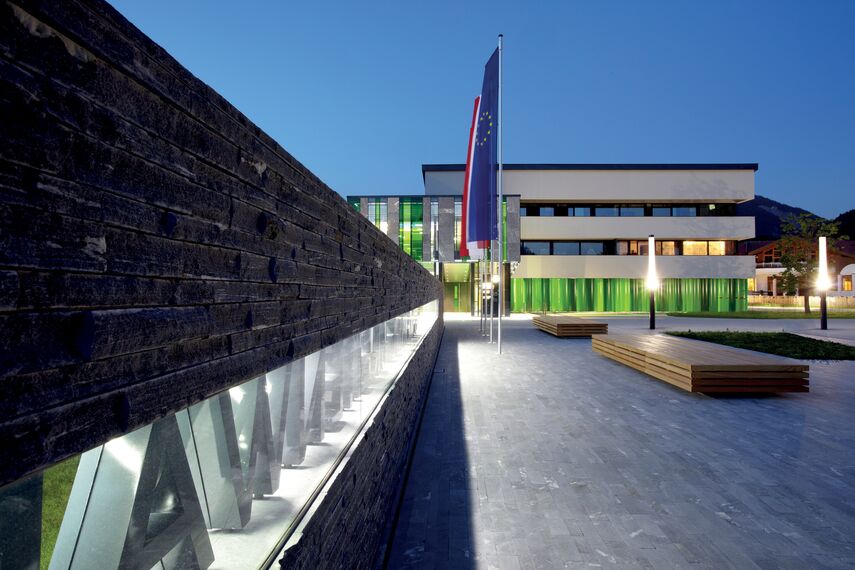 BriseSoleil 100 Osłony przeciwsłoneczne - Breitenwang Community Centre zlokalizowany w Breitenwang, Austria