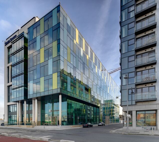 ConceptWall 60 Ściany osłonowe aluminiowe - Office building Sir John Rogerson's Quay zlokalizowany w Dublin, Irlandia