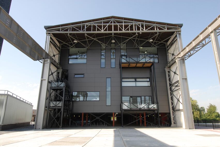 ConceptSystem 68 Drzwi aluminiowe, CS 38-SL Systemy anulowane, ConceptWall 50 Ściany osłonowe aluminiowe, CS 38-SL Systemy anulowane oraz ConceptSystem 68 Okna aluminiowe - Office building De Drie Rivieren zlokalizowany w Ridderkerk, Holandia