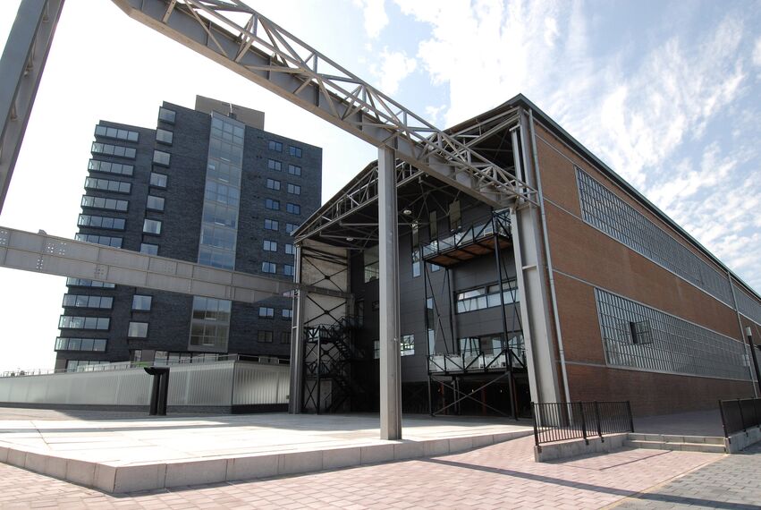 ConceptSystem 68 Drzwi aluminiowe, CS 38-SL Systemy anulowane, ConceptWall 50 Ściany osłonowe aluminiowe, CS 38-SL Systemy anulowane oraz ConceptSystem 68 Okna aluminiowe - Office building De Drie Rivieren zlokalizowany w Ridderkerk, Holandia