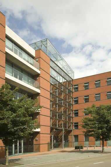 College/University Flemish Administrative Centre zlokalizowany w Hasselt, België