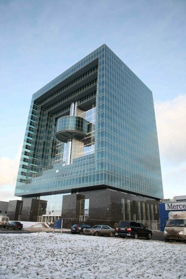 ConceptSystem 77 Drzwi aluminiowe, ConceptWall 86 Ściany osłonowe aluminiowe, ConceptSystem 77 Okna aluminiowe oraz ConceptWall 50 Ściany osłonowe aluminiowe - Avilon Plaza zlokalizowany w Moscow, Rosja