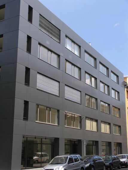 ConceptWall 50 Ściany osłonowe aluminiowe - Multifunctional Building Moskovska zlokalizowany w Bratislava, Republika Słowacka