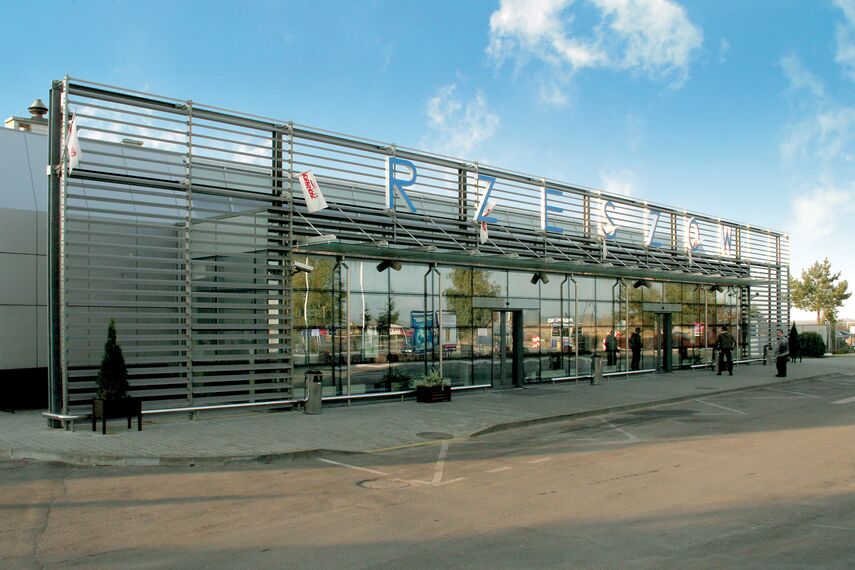 Airport Airport Jasionka Rzeszów zlokalizowany w Rzeszów, Polska