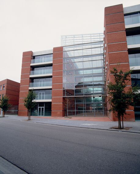 College/University Flemish Administrative Centre zlokalizowany w Hasselt, België