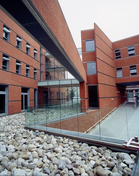 College/University Flemish Administrative Centre zlokalizowany w Hasselt, België