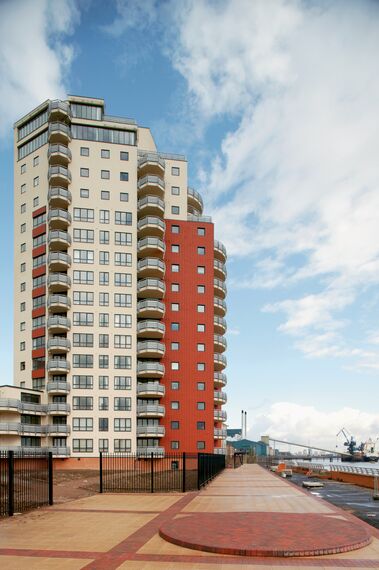 ConceptWall 50 Ściany osłonowe aluminiowe - Tradewinds zlokalizowany w London, Zjednoczone Królestwo