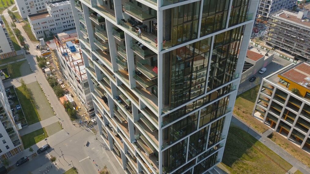 ConceptWall 60 Ściany osłonowe aluminiowe oraz MasterLine 8 HI+ Okna aluminiowe - Scheldezicht zlokalizowany w Antwerp, België