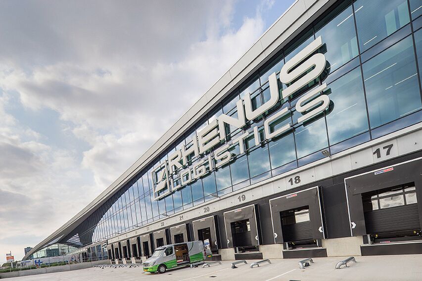 ConceptFolding 77 Drzwi tarasowe aluminiowe oraz ConceptWall 50 Ściany osłonowe aluminiowe - DC New Logic III zlokalizowany w Tilburg, Holandia