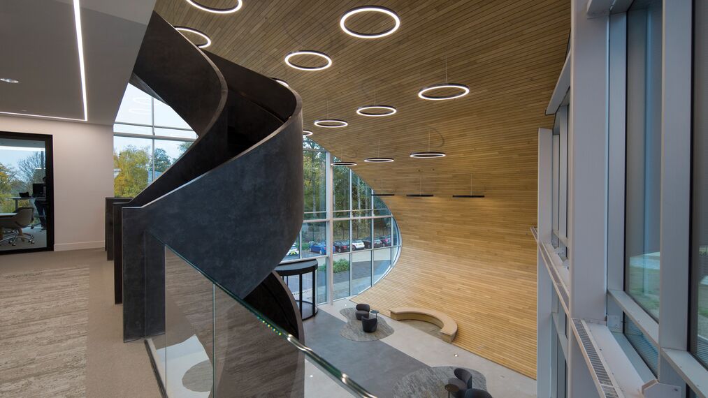 ConceptFolding 77 Drzwi tarasowe aluminiowe oraz ConceptWall 50 Ściany osłonowe aluminiowe - DC New Logic III zlokalizowany w Tilburg, Holandia