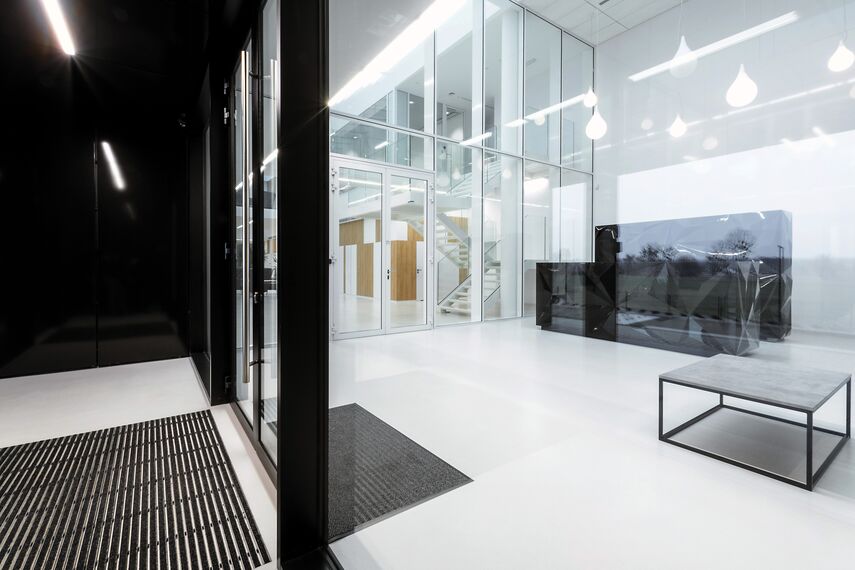 ConceptSystem 59Pa Okna aluminiowe oraz CW 50-HI Ściany osłonowe aluminiowe - Siedziba Pivexin Technology zlokalizowany w Babice, Polska