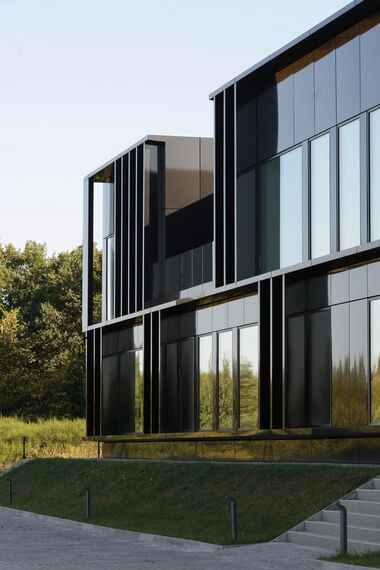 ConceptSystem 59Pa Okna aluminiowe oraz CW 50-HI Ściany osłonowe aluminiowe - Siedziba Pivexin Technology zlokalizowany w Babice, Polska