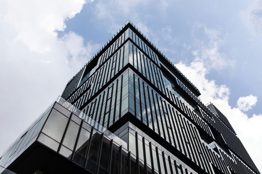 ConceptWall 60 Ściany osłonowe aluminiowe, HiFinity Drzwi przesuwne aluminiowe oraz ConceptSystem 68 Drzwi aluminiowe - Apartmentcompleks Now Bomonti zlokalizowany w Istanbul, Turcja