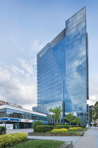 CS 86-HI (c) Systemy anulowane, CW 50-HI Ściany osłonowe aluminiowe oraz CW 50-FP Ściany osłonowe aluminiowe - Office building Office building Neptun zlokalizowany w Gdańsk, Polska