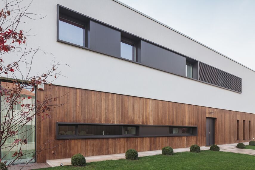 BriseSoleil 40 Osłony przeciwsłoneczne oraz CS 86-HI (c) Systemy anulowane - Private house K zlokalizowany wRumunia