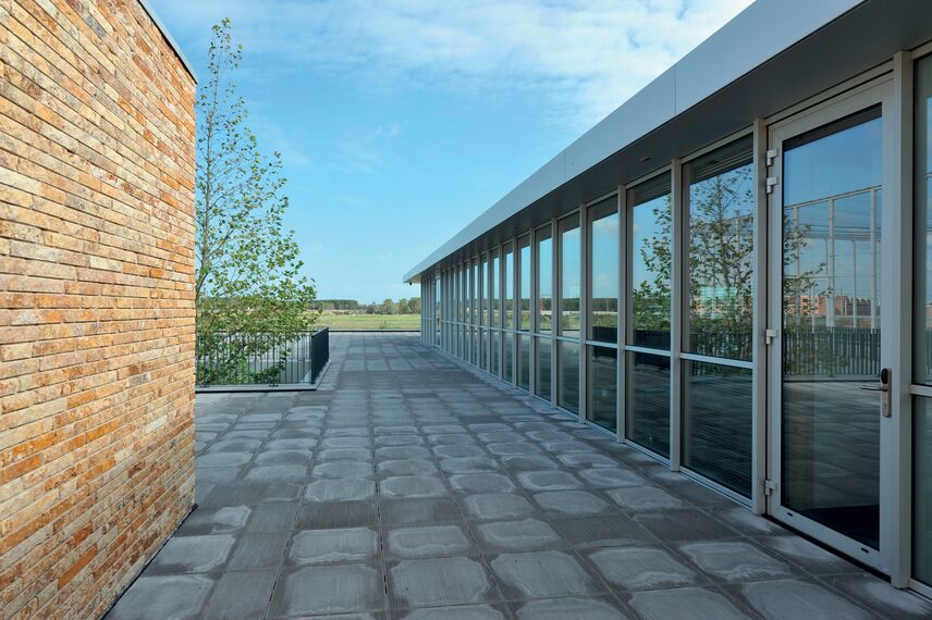 ConceptWall 50 Ściany osłonowe aluminiowe - School International School Almere zlokalizowany w Almere, Holandia