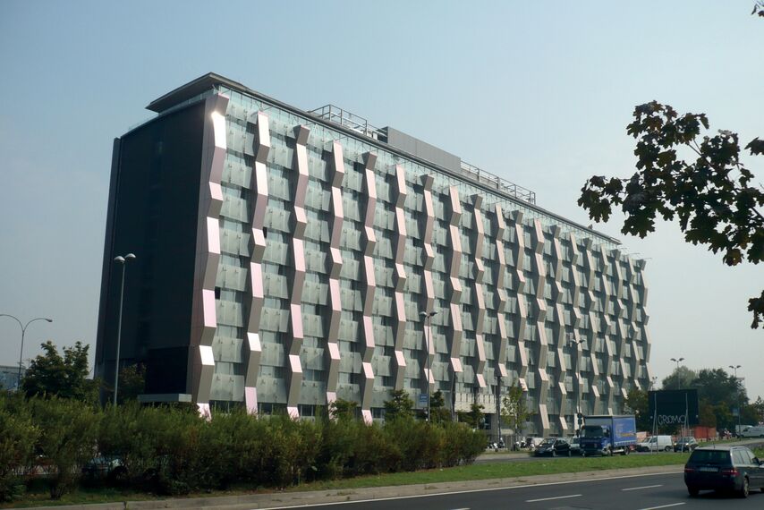 ConceptWall 60 Ściany osłonowe aluminiowe oraz CS 86-HI (c) Systemy anulowane - Apartmentcompleks Apartments Famagosta zlokalizowany w Milan, Włochy