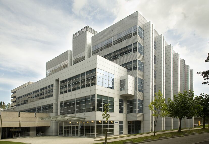 ConceptWall 50 Ściany osłonowe aluminiowe - Research/Engineering centre Laboratorium St Luc zlokalizowany w Brussels, België