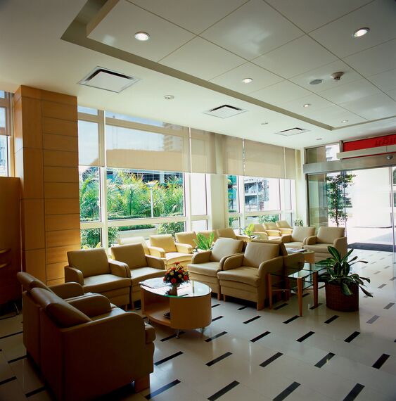 ConceptWall 50 Ściany osłonowe aluminiowe - Samitivej Sukhumvit Hospital zlokalizowany w Bangkok, Tajlandia