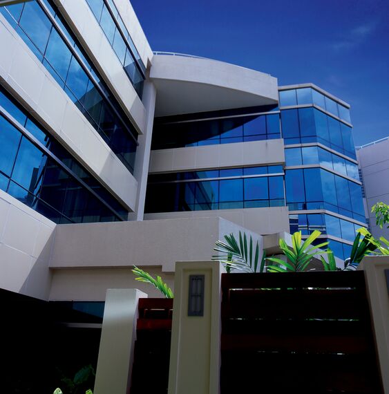 ConceptWall 50 Ściany osłonowe aluminiowe - Samitivej Sukhumvit Hospital zlokalizowany w Bangkok, Tajlandia