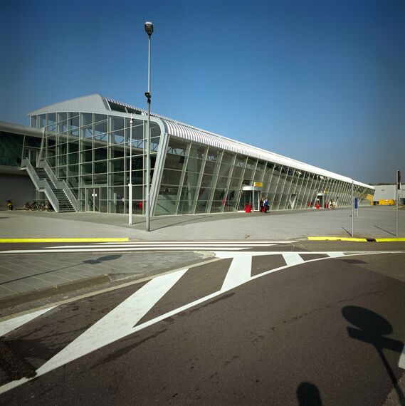 ConceptWall 50 Ściany osłonowe aluminiowe - Airport Eindhoven Airport zlokalizowany w Eindhoven, Holandia