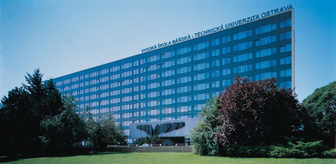 ConceptWall 50 Ściany osłonowe aluminiowe - University Ostrava zlokalizowany wCzechy