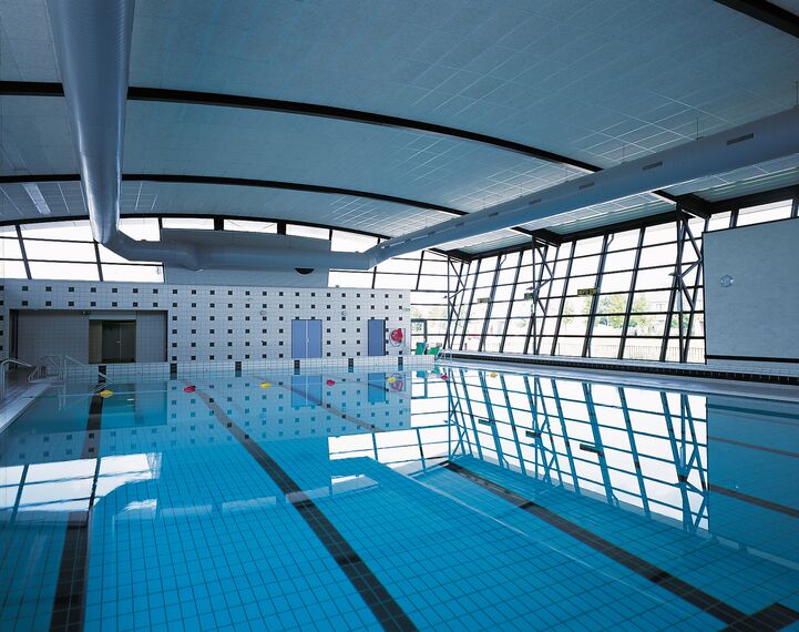 ConceptWall 50 Ściany osłonowe aluminiowe - Swimming pool Sports centre Reeshof zlokalizowany w Tilburg, Holandia