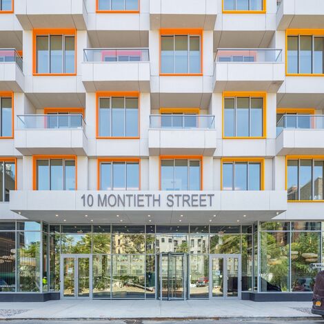 SlimLine 38 Okna aluminiowe oraz SlimLine 38 Drzwi aluminiowe - Apartmentcompleks The Rheingold zlokalizowany w New York City, Stany Zjednoczone Ameryki Północnej